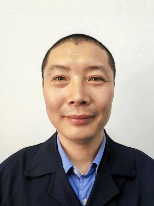 施冬裕